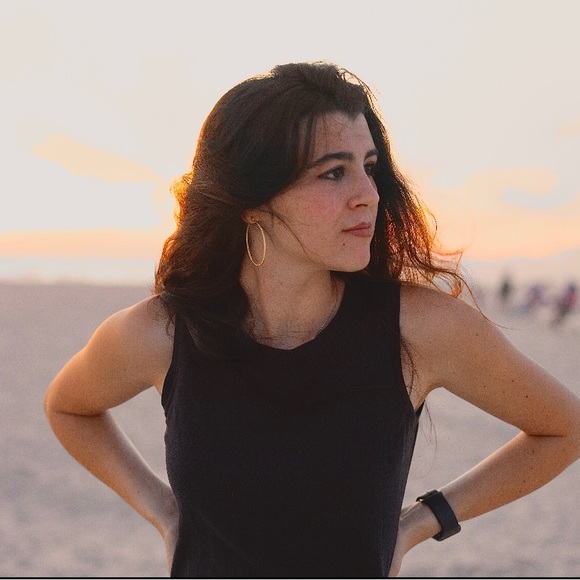 Meet your Posher, Cianna - Picture 2 of 2